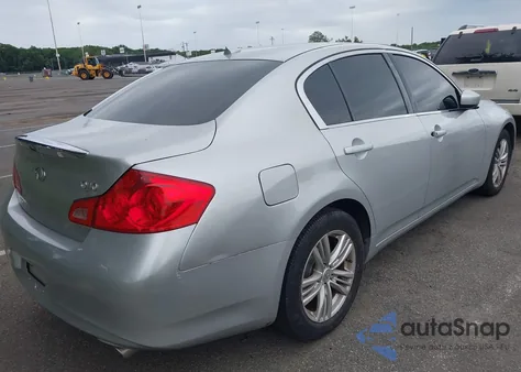 2015 Infiniti Q40 из США, поврежденный, VIN JN1CV6AR7FM521395